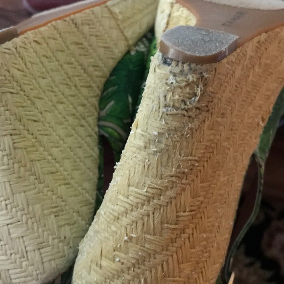 Tahari Wedge Sling back heels Size 9 - Picture 7 of 8